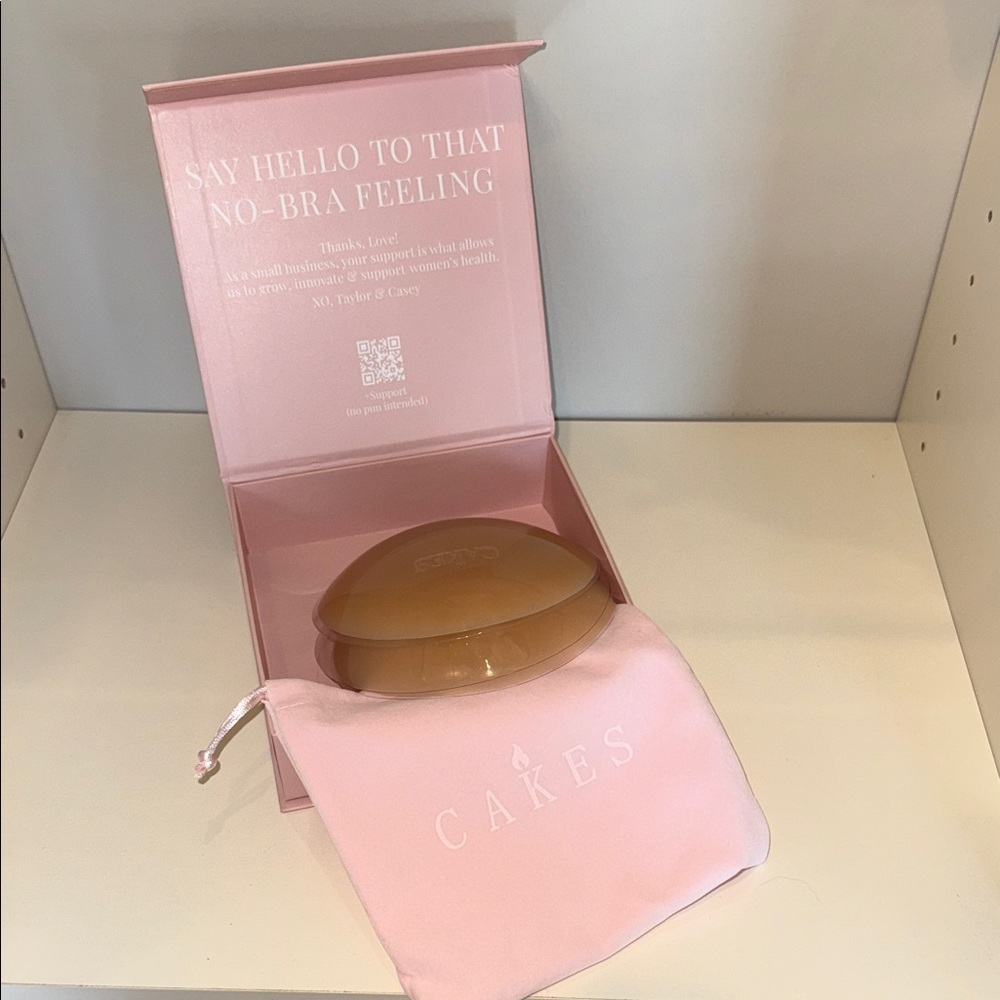 Cakes Tan Silicone Bra Inserts with Pink Pouch